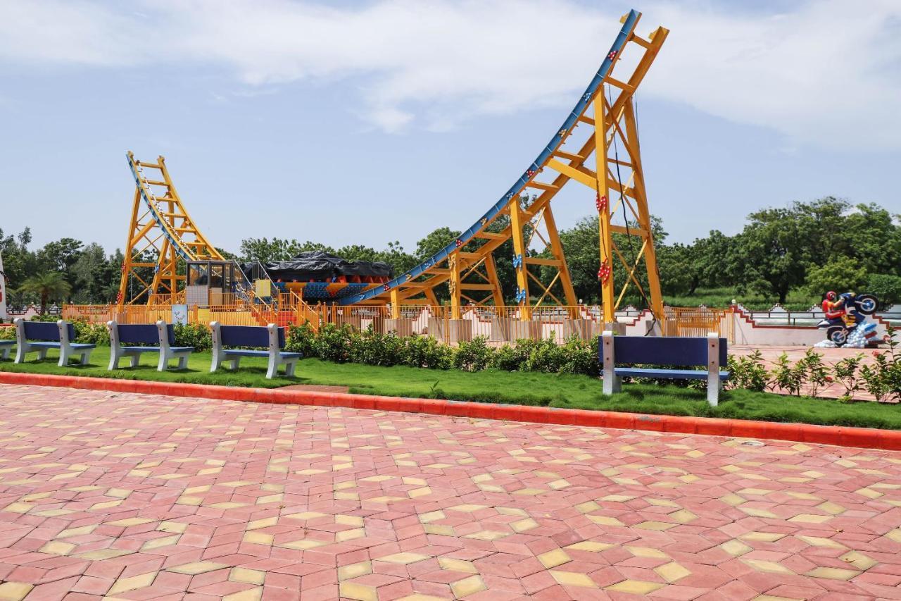 Capital O 49279 Chhab Chhaba Chhab Water Fun Park & Resort Damka Exterior photo